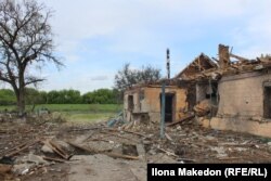 Розбиті російськими ударами будинки Новопавлівки Дніпропетровської області