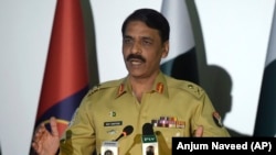 د پاکستاني پوځ د عامه اړیکو د څانګې مشر مېجر جنرال اصف غفور
