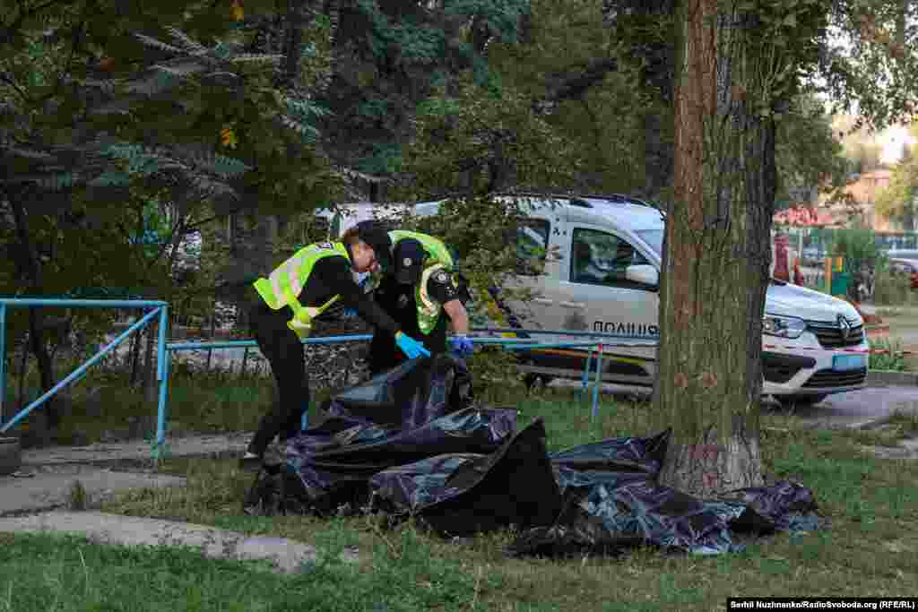 Autoritățile din Kiev spun că 23 de persoane au murit în urma atacului, potrivit unui bilanț de vineri dimineață. Este posibil ca acesta să mai crească.