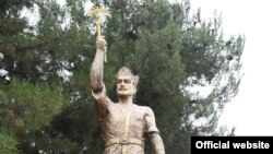 Аз рӯйи ин муҷассамаи Исмоили Сомонӣ дар ноҳияи Шаҳринав рӯзи 30-юми сентябр пардабардорӣ шуд