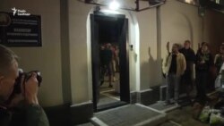 «Силовики ОМОН – собаки, яких спустили на м’ясо» – затримані активісти про побиття у СІЗО в Білорусі (відео) «Силовики ОМОН – собаки, яких спустили на м’ясо» – затримані активісти про побиття у СІЗО в Білорусі (відео)