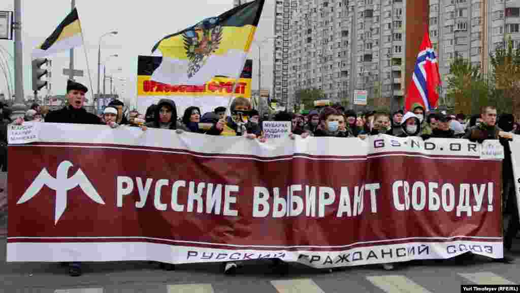 Sign: "Russians Choose Freedom"