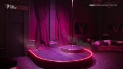 Танці на жердині і особливі туалетні щітки: мільйони дивляться відео Навального про ймовірний палац Путіна Танці на жердині і особливі туалетні щітки: мільйони дивляться відео Навального про ймовірний палац Путіна