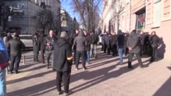«Це не має значення: я не українець» – у Києві черга з добровольців, які прийшли отримати зброю (відео) «Це не має значення: я не українець» – у Києві черга з добровольців, які прийшли отримати зброю (відео)