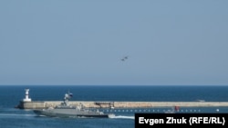 Малий ракетний корабель «Вишній Волочок» виходить із Севастопольської бухти під час святкування Дня ВМФ Росії, архівне фото