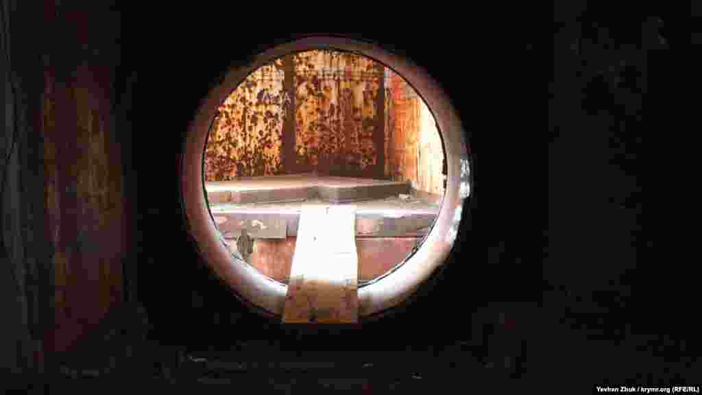 У 1998-2000 роках створене на базі АЕС дочірнє підприємство «Східно-Кримська енергетична компанія» реалізувало майно станції на суму 2,204 мільйона гривень