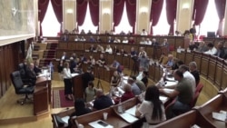 Գյումրիի ավագանու երեք անդամ անազատության մեջ․ Կոմկուսը փորձում է պահպանել ընդդիմության մեծամասնությունը ավագանիում Գյումրիի ավագանու երեք անդամ անազատության մեջ․ Կոմկուսը փորձում է պահպանել ընդդիմության մեծամասնությունը ավագանիում