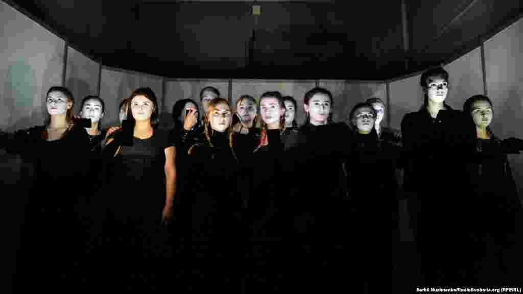 Студенти-актори КНУКіМ в театральному перформансі «Окупація свободи» відтворили атмосферу півострова за останні шість років