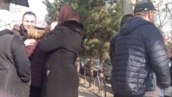"Ҳазор бо мегӯям, падарам бегуноҳ аст" "Ҳазор бо мегӯям, падарам бегуноҳ аст"