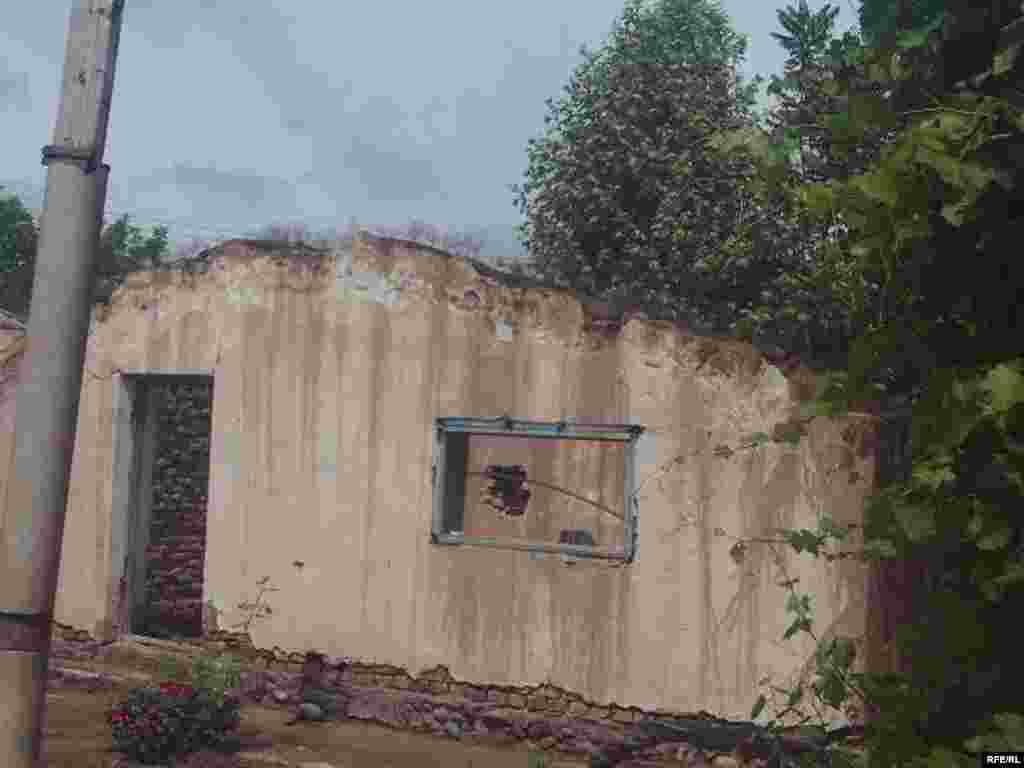 Манзили сӯхтаи Ҳайдар Қосимов дар Қумсангир