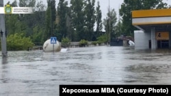 Повінь у мікрорайоні Корабел (Острів) у Херсоні через руйнацію греблі Каховської ГЕС. Україна, червень 2023 року