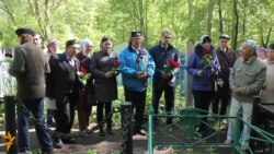 Татар сәнгатькәрләре Таһир Якупов каберен зиярәт кылды Татар сәнгатькәрләре Таһир Якупов каберен зиярәт кылды