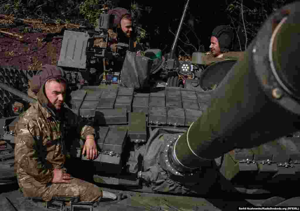 «Т-80, мабуть, найкращий танк, що є з наших (вітчизняних), він дуже швидкісний, тихий» – говорять про свою машину військові