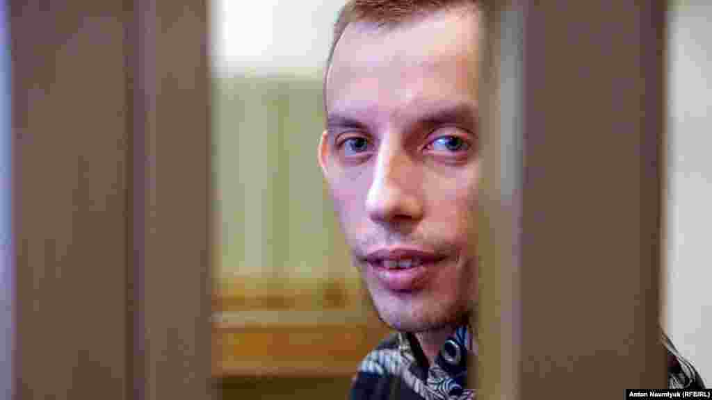 Фигурант одного из многочисленных «дел Хизб ут-Тахрир», крымчанин Руслан Зейтуллаев на заседании в российском суде, Ростов-на-Дону, 21 апреля 2017 года, автор фото - Антон Наумлюк.