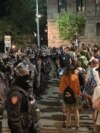 Ciocniri violente în timpul protestelor antiguvernamentale din Serbia Ciocniri violente în timpul protestelor antiguvernamentale din Serbia