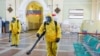 Истгоҳи роҳи оҳани Рижский ё Рижский вокзалро бо маводи зиддиуфунӣ пок мекунанд