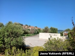 Reklama za zatvoreni restoran poznatog lanca Nobu na Sv. Stefanu, 24.jun 2025.