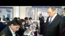 Абдуҳаллим Ғаффоров ҳангоми овоздиҳӣ Абдуҳаллим Ғаффоров ҳангоми овоздиҳӣ