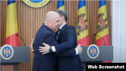 Прем’єр-міністри Румунії та Молдови Іліє Боложан і Дорін Речан, Кишинів, 23 серпня 2025 року