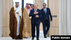 Ўзбекистонга келган Саудия Арабистони делегацияси президент Шавкат Мирзиёев билан. 15 октябр, 2015 йил.