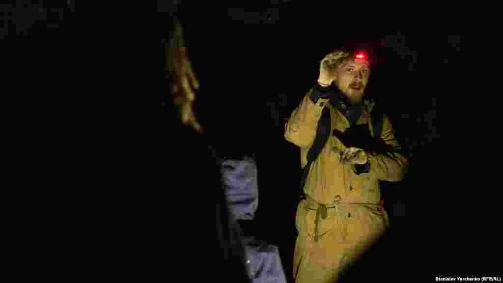 Дигери почали професійно проводити екскурсії київськими підземеллями кілька років тому. Зараз у їхньому арсеналі – п'ять маршрутів у Києві.