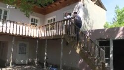 Сокинони деҳаи ҷангзада ҳозир нестанд ба хонаҳояшон баргарданд Сокинони деҳаи ҷангзада ҳозир нестанд ба хонаҳояшон баргарданд