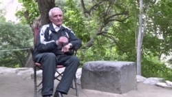 "Эй додгоҳи хокиён..." Мӯъмин Қаноат 85-сола шуд. ВИДЕО "Эй додгоҳи хокиён..." Мӯъмин Қаноат 85-сола шуд. ВИДЕО