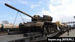 Выставка оружия, захваченного у боевиков в Сирии, Керчь