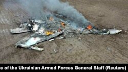 Ілюстраційне фото: залишки збитого на Харківщині російського бойового літака Су-35, 3 квітня 2022 року