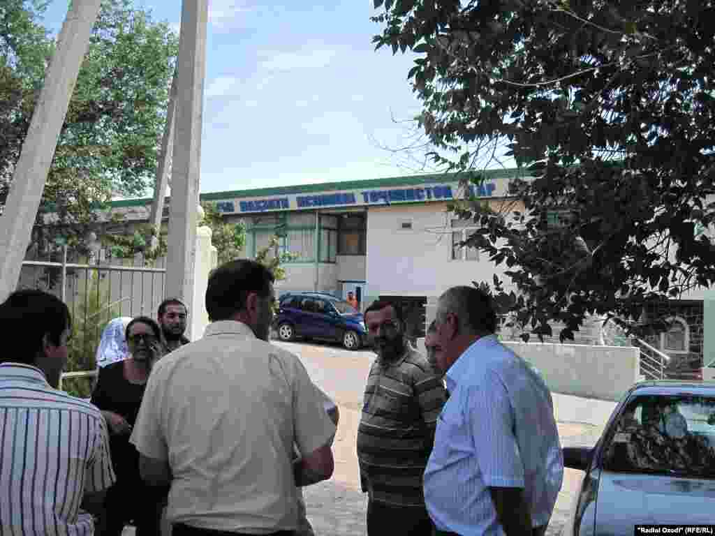 Мақомоти вилояти Суғд мехоҳад бинои қароргоҳи Ҳизби наҳзати исломӣ дар Хуҷандро тахриб кунад, аммо масъулони ин ҳизб иддао доранд, ки онҳоро қаблан огоҳ накардаанд ва ин амал «ғайриқонунӣ» мебошад.