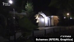 У 2018 році Медведчук приїжджав не лише в Адміністрацію президента, а й безпосередньо до глави держави додому – в селище Козин