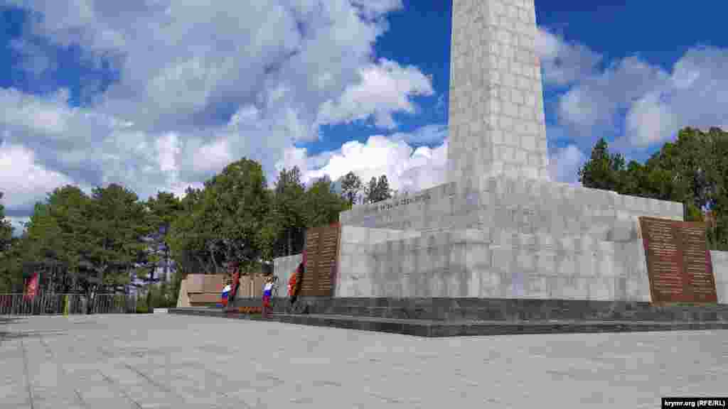 Оновлений пам'ятник воїнам-визволителям 51-ї Армії. Востаннє його ремонтували у 2004 році