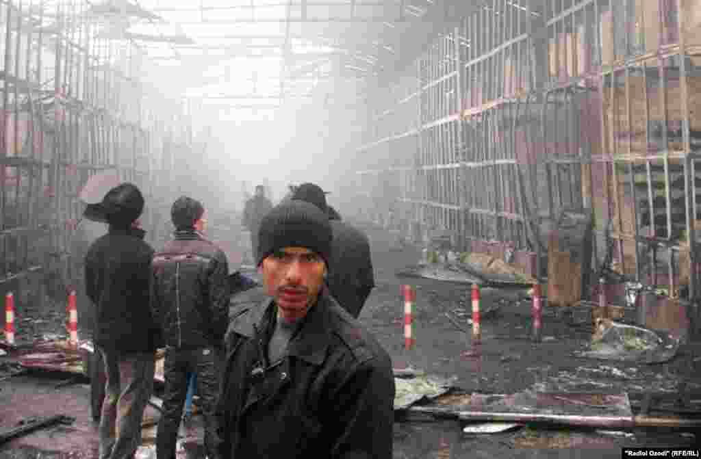 Бозори "Фаровон" 13 марти соли 2012 низ ба коми оташ рафта буд