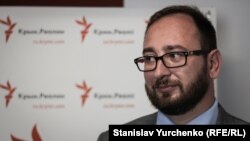 Адвокат нагадав, що ще 27 листопада всім 24 захопленим морякам висунули звинувачення за статтею «незаконний перетин кордону Росії»